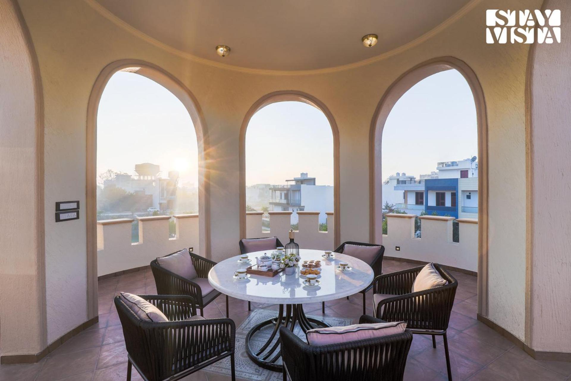 Stayvista'S Mystic Castle With Terrace, Swimming Pool, Lawn With Gazebo Dzsaipur Kültér fotó