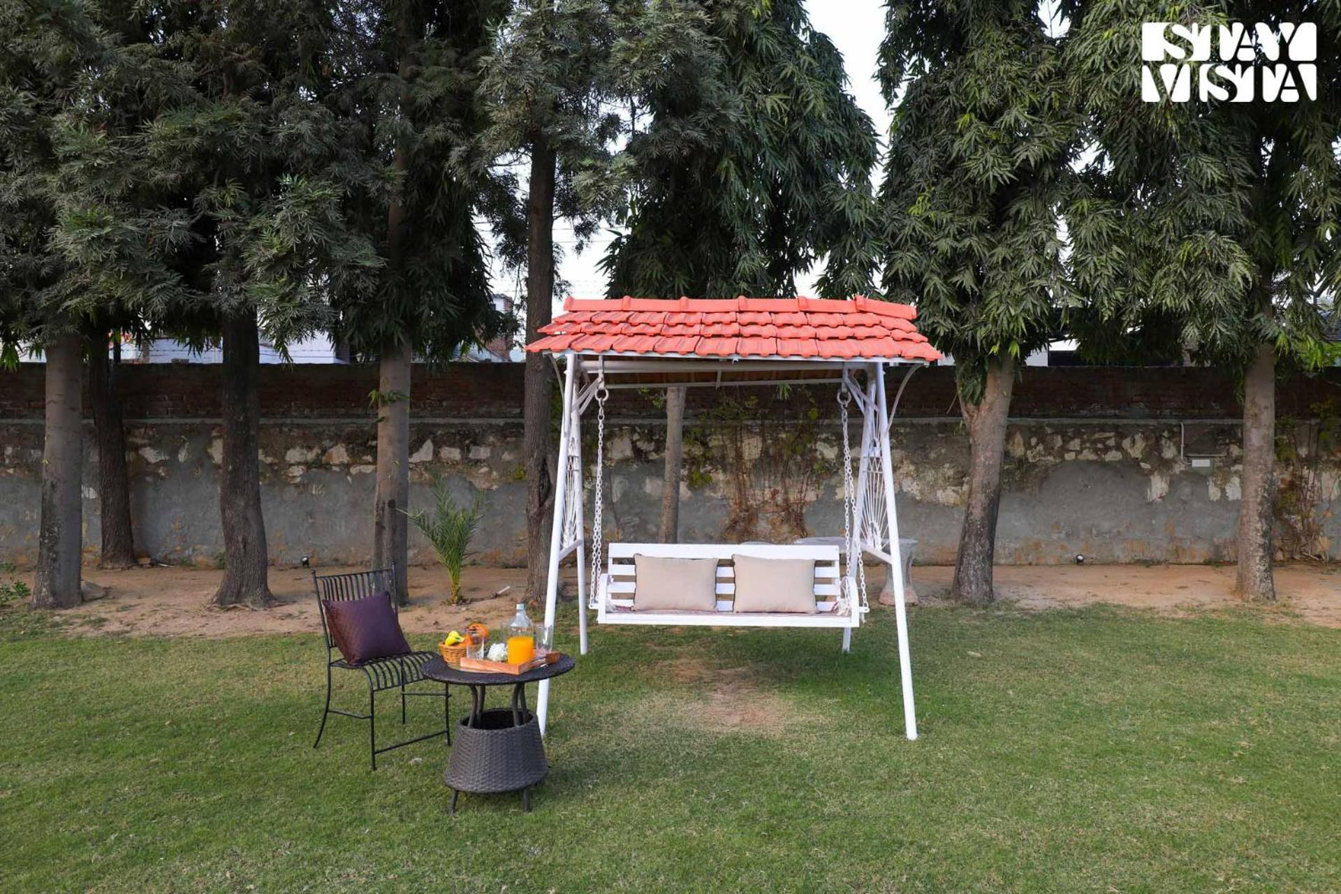 Stayvista'S Mystic Castle With Terrace, Swimming Pool, Lawn With Gazebo Dzsaipur Kültér fotó
